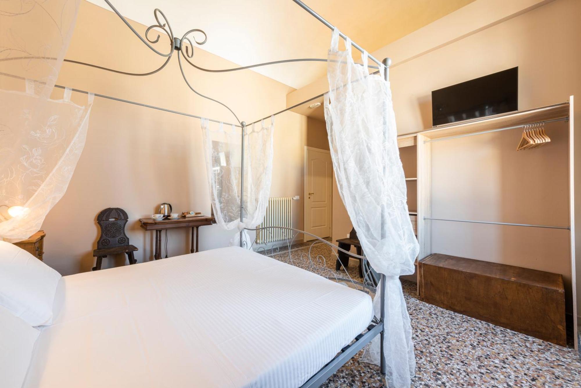 La Torre Garbata Hotel Pisa Bagian luar foto
