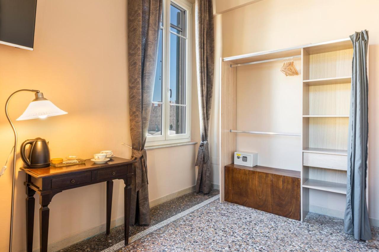 La Torre Garbata Hotel Pisa Bagian luar foto